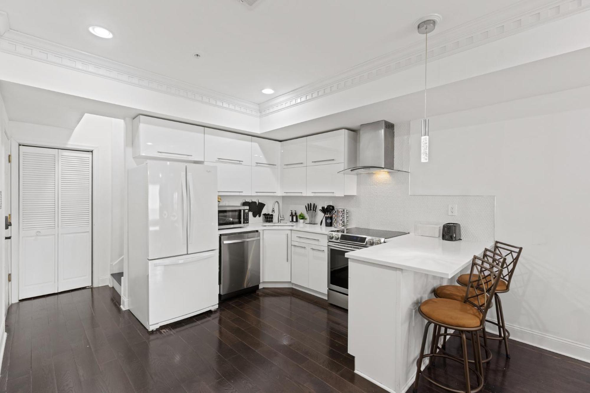 Elegant Urban Retreat In The Heart Of Center Philadelphia